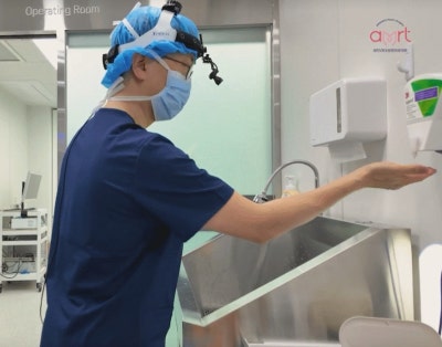 가슴성형 후 재수술, 20년 경력 의사의 조언 사진 7